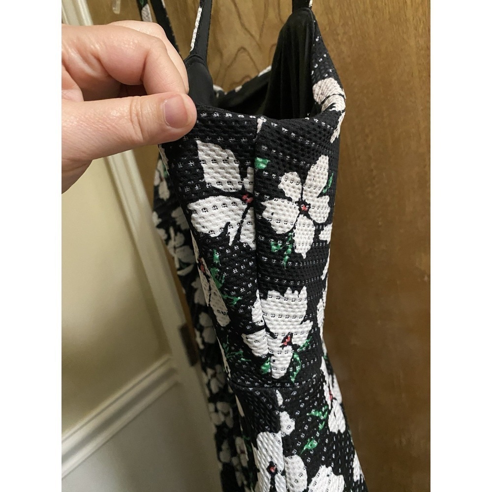 Torrid Women's Fit & Flared Textured Floral Skater Dress Size 16 Black Peplum - Picture 14 of 14